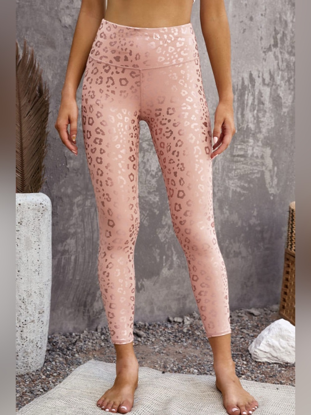 MEDIUM/High-Waist Pink Leopard Print Leggings
